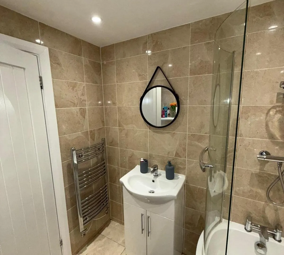 Cosy 2 Bed Cardiff Bay Retreat! Apartment