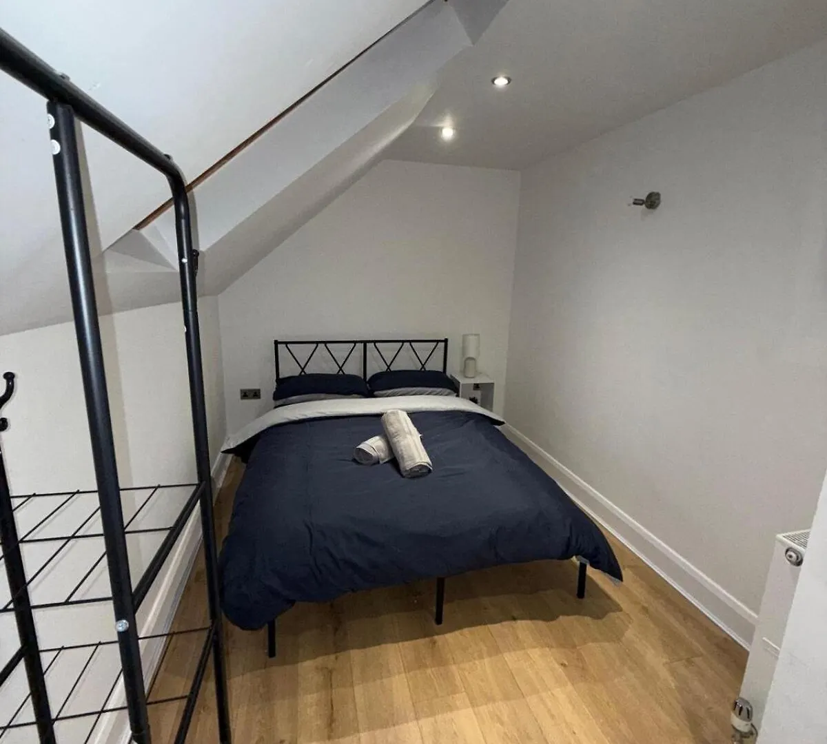 Cosy 2 Bed Cardiff Bay Retreat! Apartment